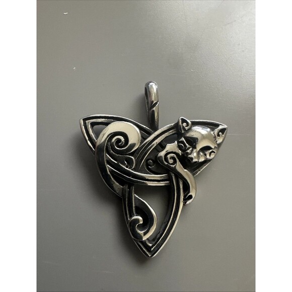Independent Trading Company Jewelry - Unisex Stainless Steel Pendant Celtic Triquetra Trinity Knot Pendant 24” Chain